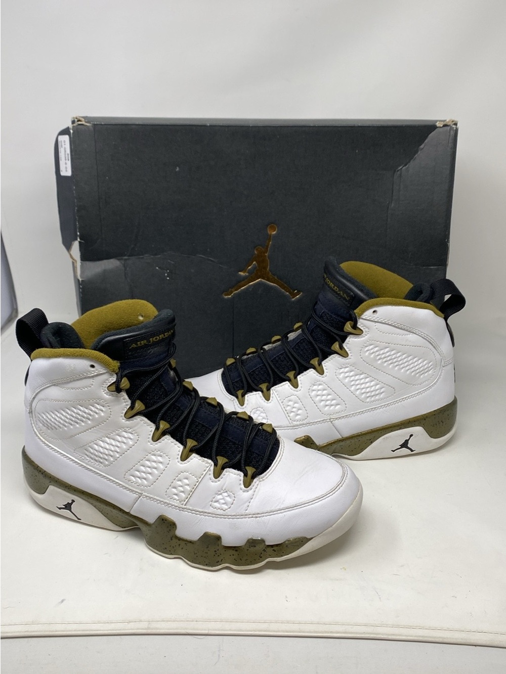 Nike Air Jordan shoes size 9.5
